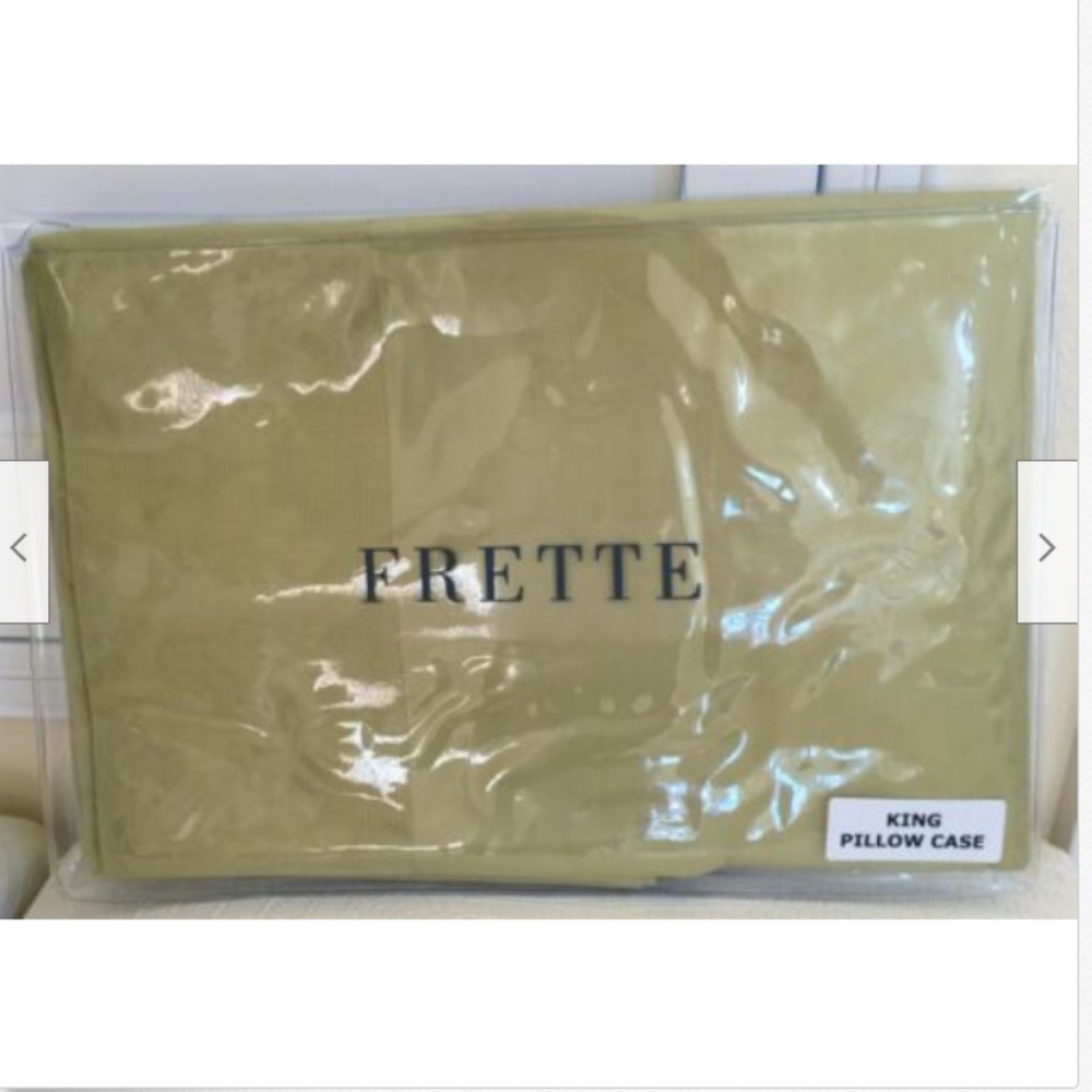 Frette 2 pcs King PillowCases one pair Olive Green with Palm Grove print NEW
